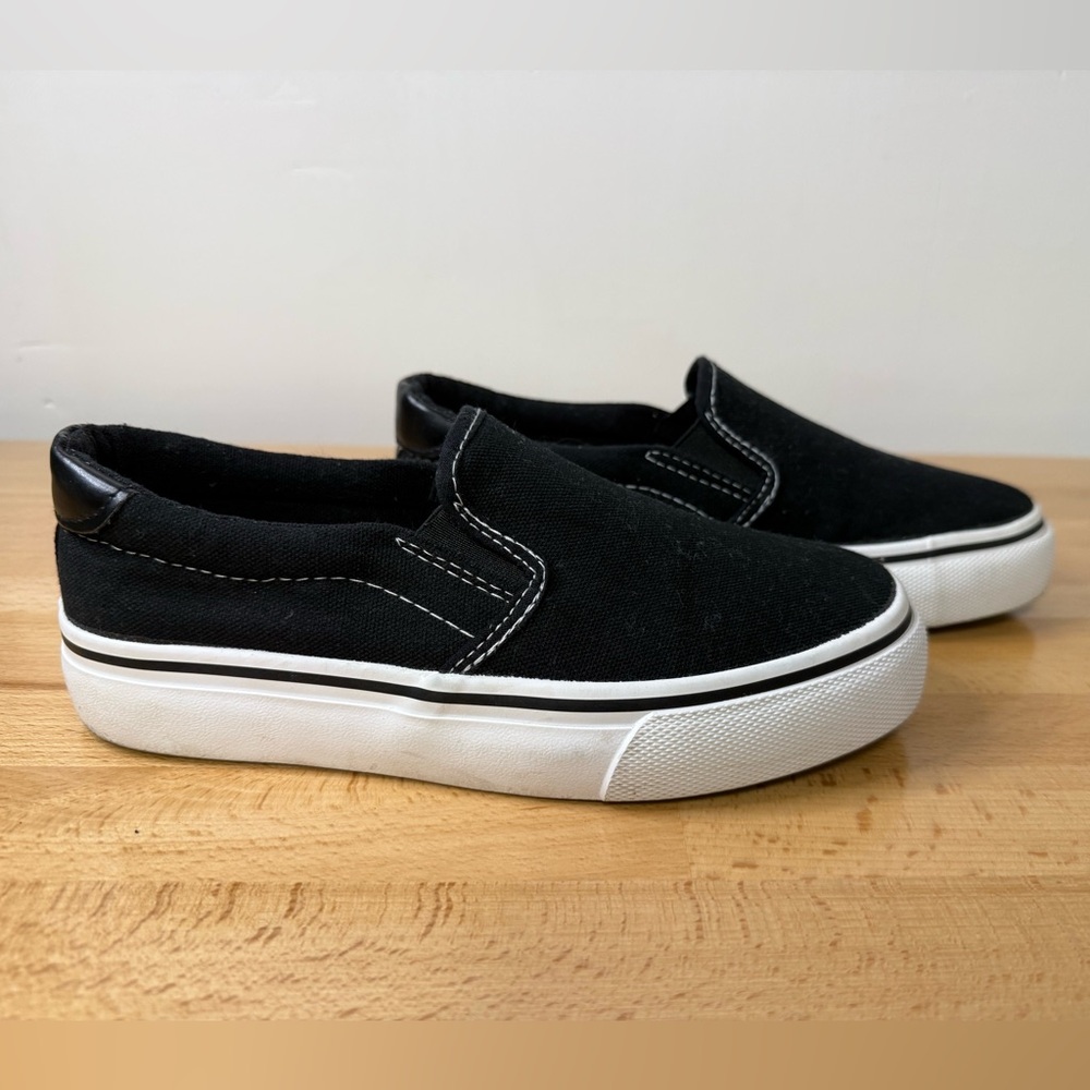 Women’s Black Slip-On Sneakers, size 6